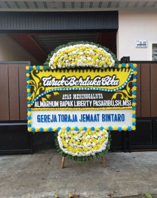 Papan Bunga Duka di Ngadi